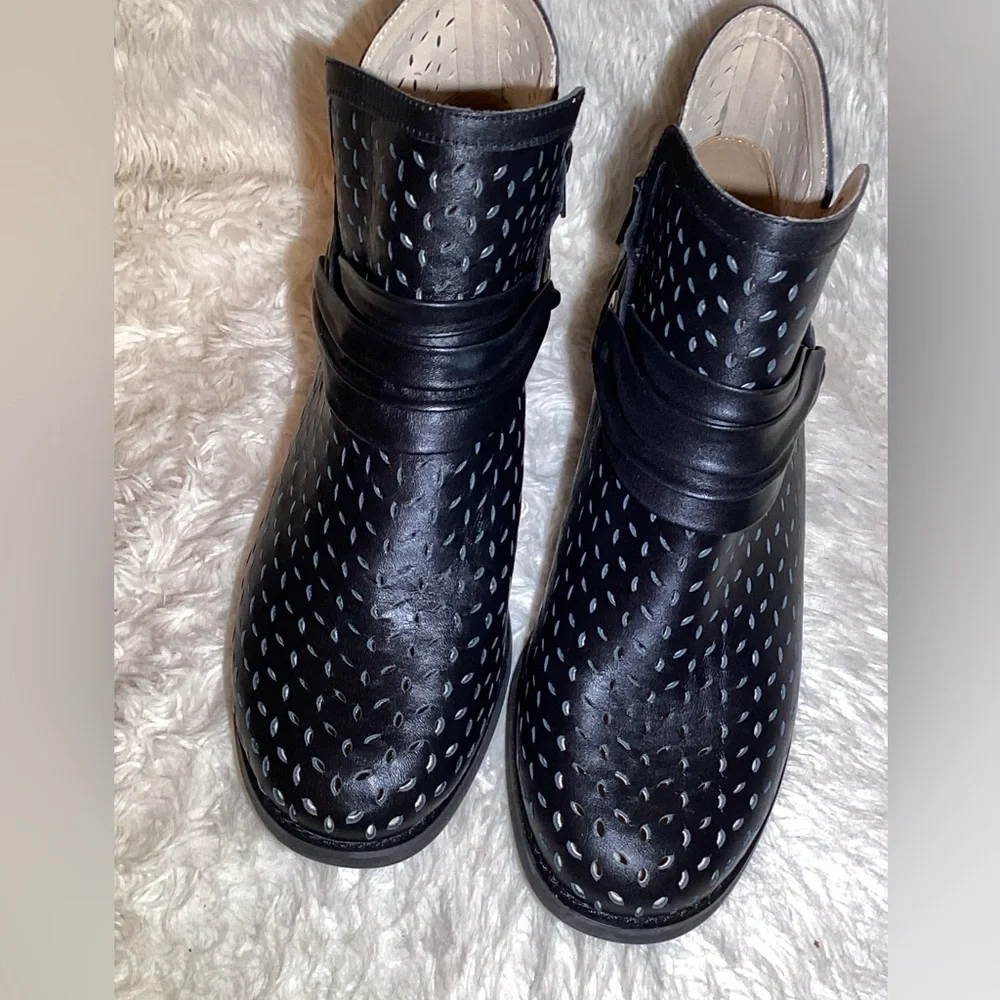 Spenco orthotic black leather razor cut ankle boots size 8.5